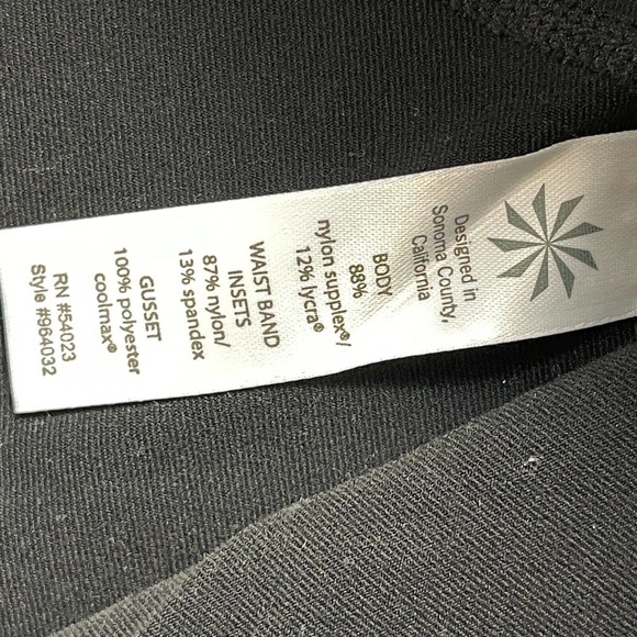 Athleta Leggings Womens Medium Black Kickbooty Capri Pull On Yoga Pants Stretch - Picture 4 of 11